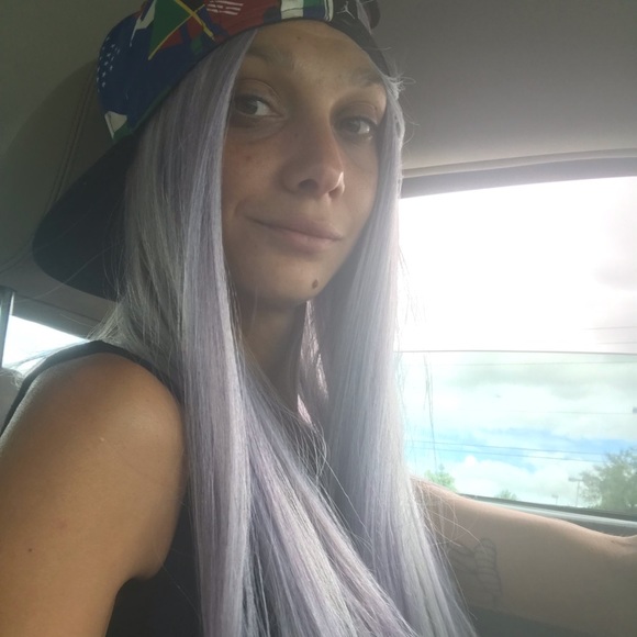 Meet your Posher, Tiffani - Picture 4 of 8